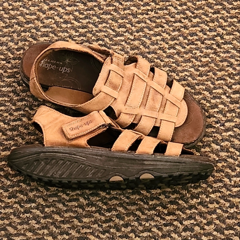 Skechers Shape-Ups NWOT 8.5